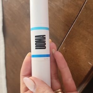 Uoma highlighter/sculptor stick